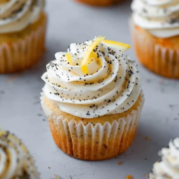 Lemon and Poppyseed Cupcakes!